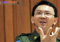 Ahok Mengklarifikasi Tentang Foto Dia Sedang Bermain Golf