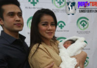 Olla Ramlan Menginginkan Anak Lagi Olla Ramlan Menginginkan Anak Lagi