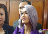 Gaston Lebih Memilih Latihan Bola Sedangkan Julia Perez Pasrah Gaston Lebih Memilih Latihan Bola Sedangkan Julia Perez Pasrah