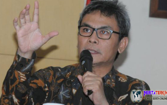 Johan Budi " Saya Tegaskan Sekali Lagi Pak Jokowi Tidak Pernah Mendukung Semua Cektum Golkar "