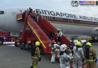 Singapore Airlines Terbakar Sesudah Mendarat Darurat di Bandara Changi Singapura Singapore Airlines Terbakar Sesudah Mendarat Darurat di Bandara Changi Singapura