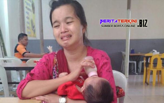 Wanita Ini Menangis Karena Ketinggalan Pesawat dan Tidak Bisa Melayat orang Tuanya Yang Meninggal