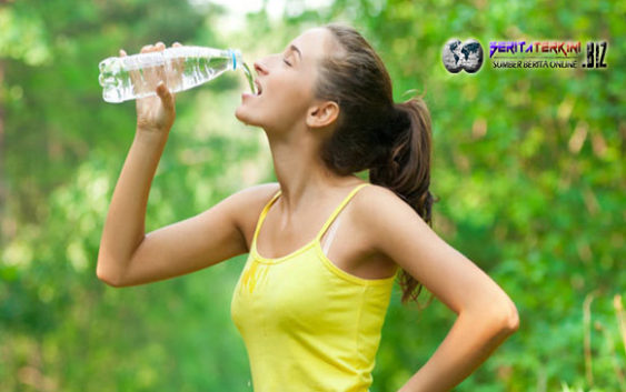 Yuk Ikuti Cara Ini Jika Kamu Sulit Minum AIr 8 Gelas Sehari