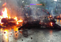 Aksi Demo Sumpah Pemuda Ricuh, Enam Motor Polisi Dibakar Aksi Demo Sumpah Pemuda Ricuh, Enam Motor Polisi Dibakar