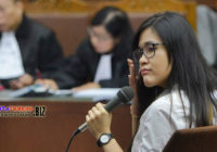 Jesicca Menangis Saat Baca Pleido Didepan JPU Jesicca Menangis Saat Baca Pleido Didepan JPU