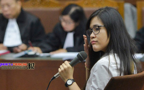 Jesicca Menangis Saat Baca Pleido Didepan JPU