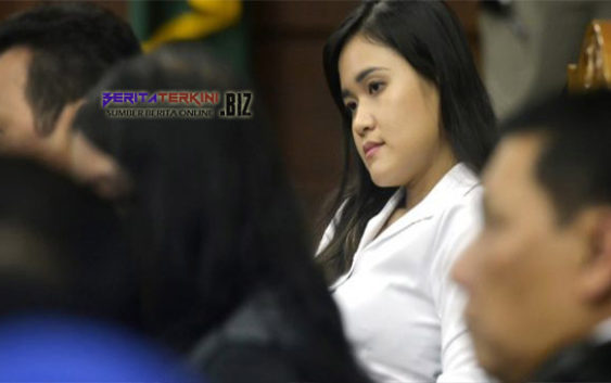 Jessica Tampak Tenang Saat Divonis 20 Tahun Penjara
