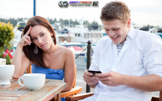 5 Alasan Terbaik Mengapa Anda Harus Meninggalkan Hp di Rumah