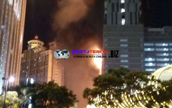 Di Jakarta Gedung Neo Soho Terbakar Hebat