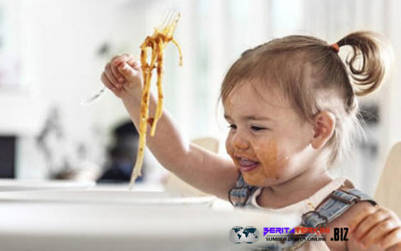 Untuk Kesehatan Anak Hindari Empat Jenis Makanan Di Bawah Ini