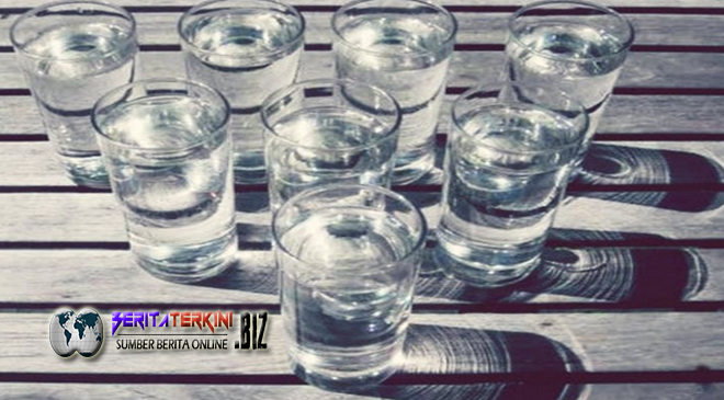 Berikut Ini Beberapa Mitos Keliru Tentang Air Putih Yang Telah Kamu Percayai