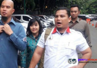 Ahmad Dhani Mengeluh Pertanyaan Penyidik Di Ulang Ulang dan Membuang Waktunya Ahmad Dhani Mengeluh Pertanyaan Penyidik Di Ulang Ulang dan Membuang Waktunya