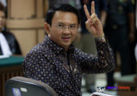 Hakim Batasi Kasus Ahok Pada Hari Terakhir Sampai Tengah Malam Hakim Batasi Kasus Ahok Pada Hari Terakhir Sampai Tengah Malam