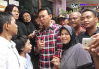 Mengejutkan..Warga Masih Rela Antri Hanya Untuk Berfoto Dengan Ahok !!