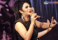 Penampilan Bokong Seksi Krisdayanti Disamakan Oleh Netizen Dengan Zaskia Gotik