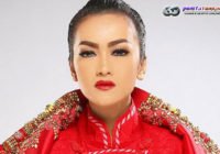 Saat Dijenguk Ahok, Julia Perez Hanya Bisa Menebar Senyuman