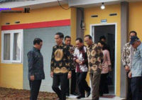 Jokowi Akan Membantu Bangun Rumah Murah Untuk Warga Yang Kurang Mampu Jokowi Akan Membantu Bangun Rumah Murah Untuk Warga Yang Kurang Mampu